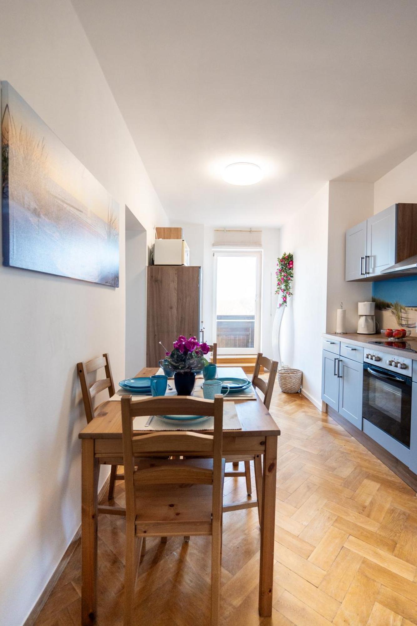 Doppelhaus- Villa Leipzig Schleussig , Moderner Altbau Apartment Dachetage Mit 2 Schlafzimmern Und Separatem Zusatzzimmer , Parkplatz - Balkon - Kamin - Eicheparkett - Arbeitsplatz Εξωτερικό φωτογραφία