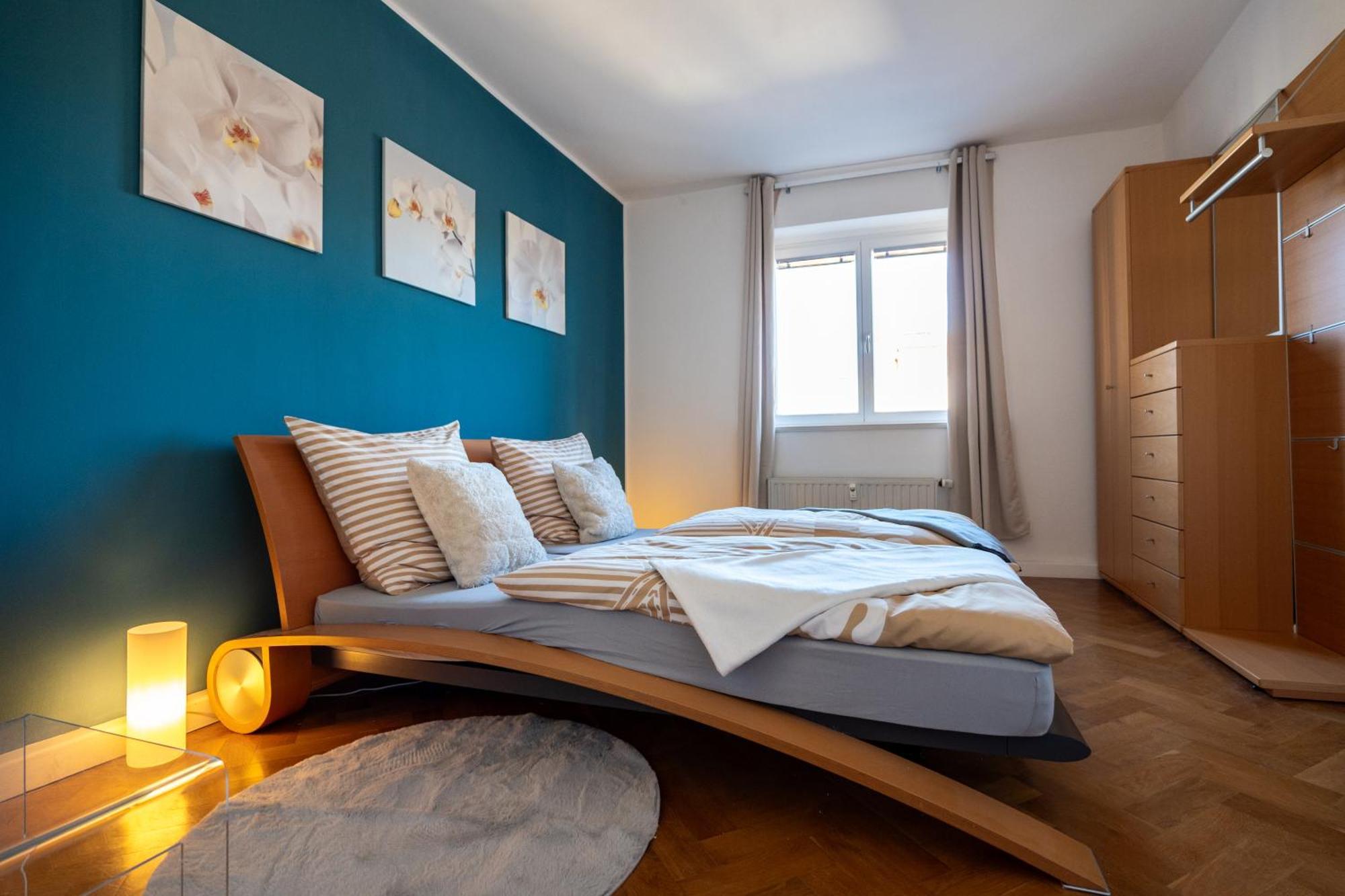 Doppelhaus- Villa Leipzig Schleussig , Moderner Altbau Apartment Dachetage Mit 2 Schlafzimmern Und Separatem Zusatzzimmer , Parkplatz - Balkon - Kamin - Eicheparkett - Arbeitsplatz Εξωτερικό φωτογραφία
