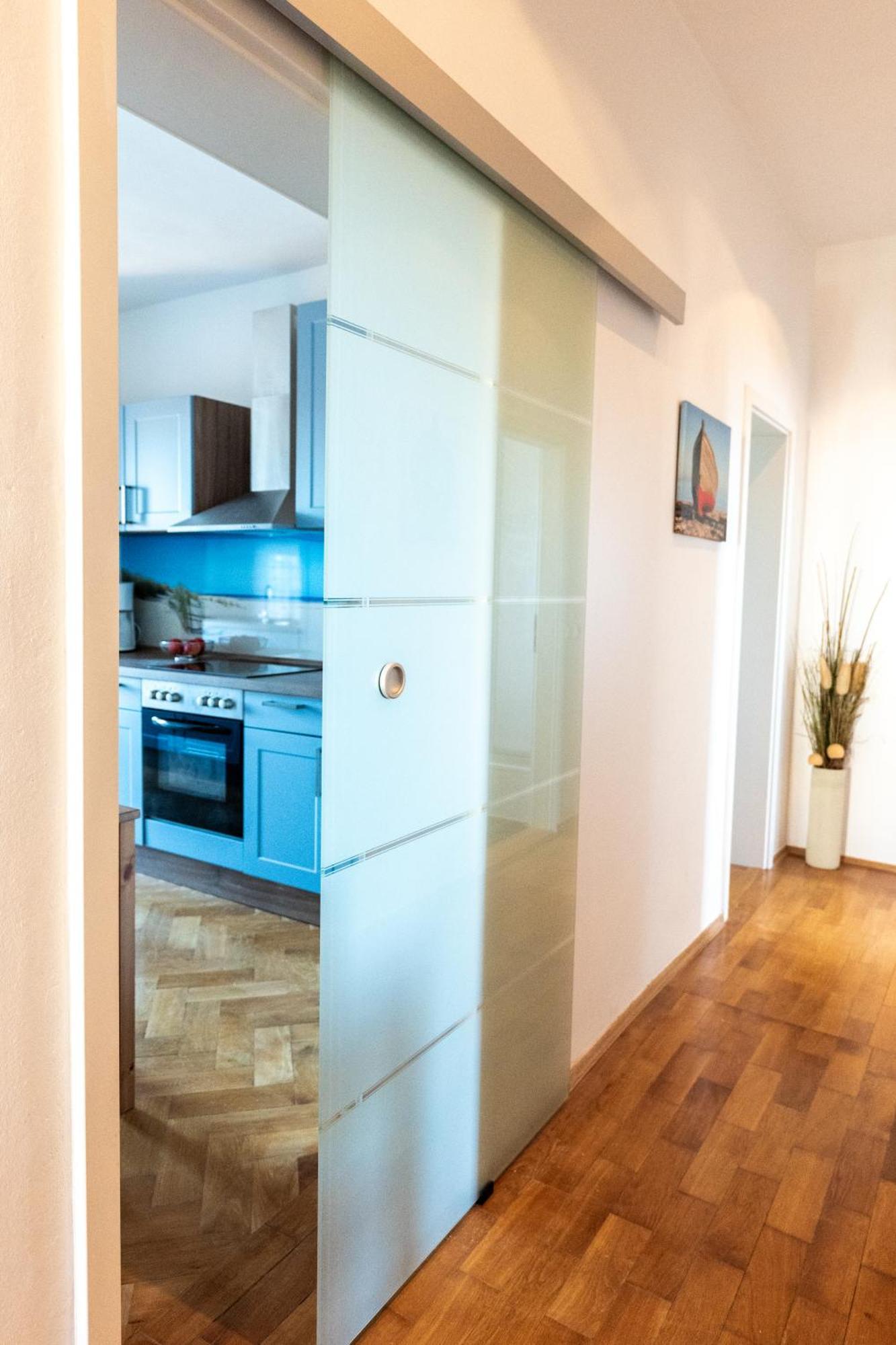 Doppelhaus- Villa Leipzig Schleussig , Moderner Altbau Apartment Dachetage Mit 2 Schlafzimmern Und Separatem Zusatzzimmer , Parkplatz - Balkon - Kamin - Eicheparkett - Arbeitsplatz Εξωτερικό φωτογραφία